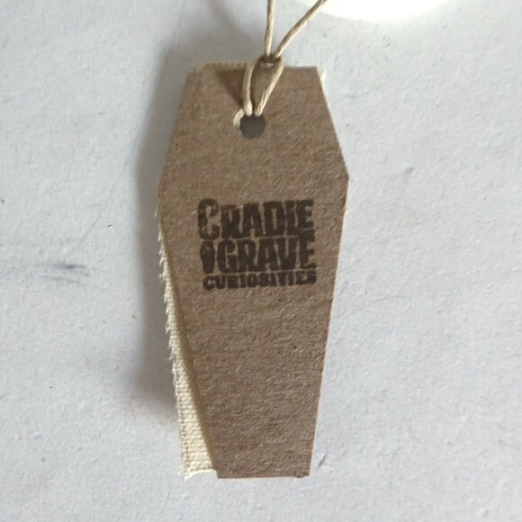 NEW SKELETON DEATH BECOMES HER UPCYCLED GOTHIC HALLOWEEN HORROR FIGURINE ODDITY - Picture 9 of 10